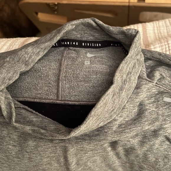 Nike Running Division Thermal Mock Sweatshirt - Picture 3 of 3